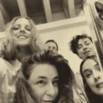 Esra Dermancıoğlu Instagram - MUSKAT Bir kadın, bir gece, bir cenaze. İstanbul-Paris arası zehirli bir zihin akışı. Dünyanın en mutlu günü. “Sessiz bir kopuş başlıyor içimden. Parça parça yere düşüyor artıklarım. Artık yapamayacaklarım.” Yazan ve yöneten: Aksel Bonfil Oynayan: Esra Dermancıoğlu Yapım: Kadar Yapımcı: Begüm Ertuğrul Proje Koordinatörü: Merve Akgül Işık Tasarım: Arek Nişanyan Koreograf: Tuğçe Tuna Müzik: Lara Di Lara Ses Tasarım: Oğuzhan Akalın Kostüm Tasarım: Özlem Kaya Afiş Tasarım: Berkcan Okar Oyun Asistanları: Çağla Erdoğan, Ecem Yılmaz