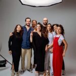 Esra Dermancıoğlu Instagram - Tek kişilik oyunumuzun afiş çekimini bugün yaptık 🖤 "Sessiz bir kopuş başlıyor içimden. Parça parça yere düşüyor artıklarım. Artık yapamayacaklarım.” MUSKAT Yazan ve yöneten: Aksel Bonfil Oynayan: Esra Dermancıoğlu Yapım: Kadar Yapımcı: Begüm Ertuğrul Proje Koordinatörü: Merve Akgül Işık Tasarım: Arek Nişanyan Koreograf: Tuğçe Tuna Müzik: Lara Di Lara Ses Tasarım: Oğuzhan Akalın Kostüm Tasarım: Özlem Kaya Afiş Tasarım: Berkcan Okar Afiş Fotoğraf: Egemen Pırlant Oyun Asistanları: Çağla Erdoğan, Ecem Yılmaz Saç: Şahin Gül Makyaj: Yuliya Gushul