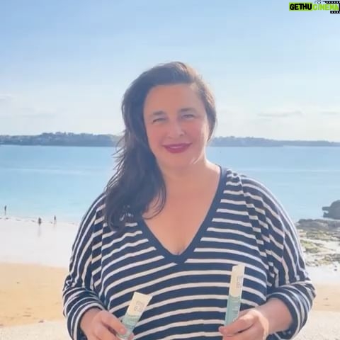 Esra Dermancıoğlu Instagram - @1919bainsdemer 💙🩵 Linki story'de bırakıyorum ve bio'dan bağlanabilir siniz💫 Yüzüne doğal kimyasallardan uzak BRETAGNE -ST MALO denizinden onarıcı, nemlendirici kremlerini deneyin...