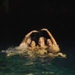Ester Expósito Instagram - Ya es vuestra🫧💚🫧🏝️ mucho cenote, mucho amor y mucho México, ojalá os encante y améis un chingo a estos bandidos<3 Gracias por recibirla con tanto tanto cariñooooo¡¡
