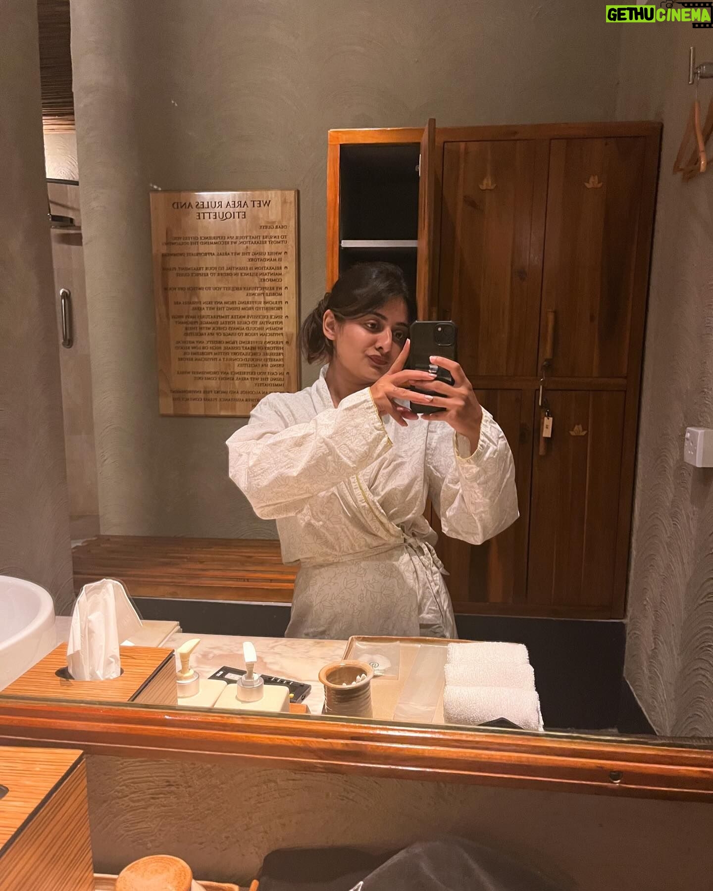 Esther Anil Instagram - We’ve just completed the first half of our trip to Maldives at @tajcoralreef , and I’m grateful to @makeplansholidays for making it happen.✈️ Speaking of Taj Coral Reef Resort & Spa, the standout aspect was the warmth of the staff. On our first day, they arranged a sandbank picnic, which was truly magical. We got to see a beauuuutiful 🌅 sunset. We tried various cuisines, and the food experience was excellent. Snorkeling 🤿 was a first-time experience for us, and thanks to their in-house dive center, the instructor ensured we had a great time, showing us the vibrant coral life right outside the resort. Will definitely do it again!!! 🐠❤️ They also organized a soothing and relaxing spa experience. To cap off the day, they set up a chill candlelit dinner for us right on the beach. Overall, I couldn’t have asked for anything better. The curation of this trip by Taj Coral Reef Resort and Spa deserves much love and appreciation. And a big thank you to @tanyathadikaran 💕💕💕 for seamlessly coordinating everything for me.