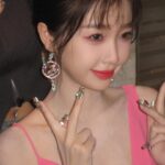 Esther Yu Instagram - 和超级美腻的笑笑姐姐👸🏻 12.30 来看我们哦