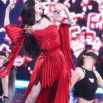 Esther Yu Instagram – 大家辛苦了 回家路上注意安全 期待下一次再见🥰