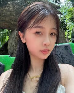 Esther Yu Instagram -