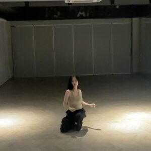 Esther Yu Instagram - 来努力了 困晕 加油加油gogogo！