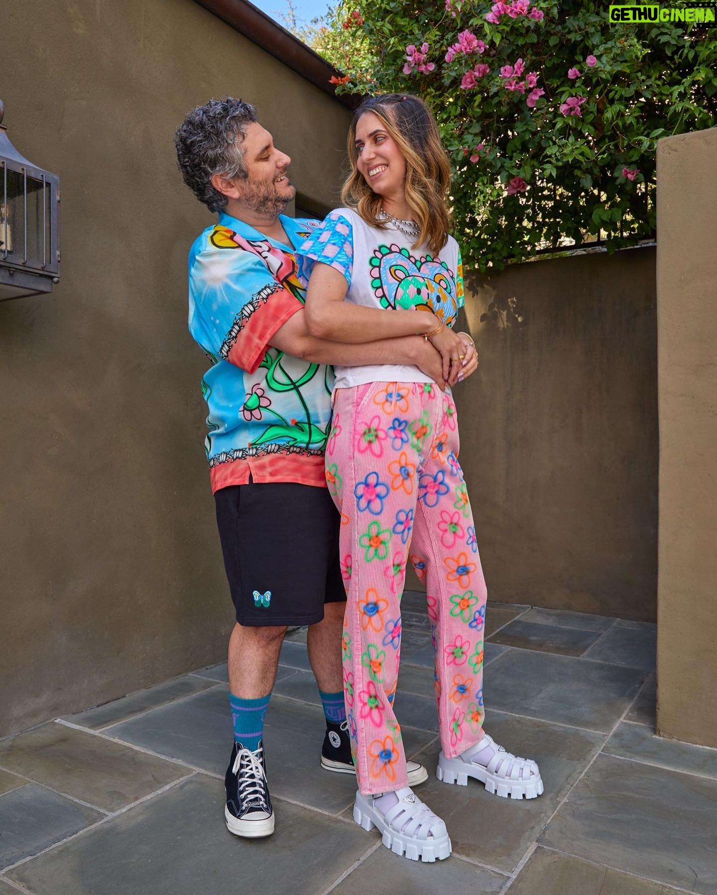 Ethan Klein Instagram - We got the chance to collab @teddyfresh with one of Hila’s favorite artists @gentlethrills - check out the whole collection at teddyfresh.com peace and love peace and love
