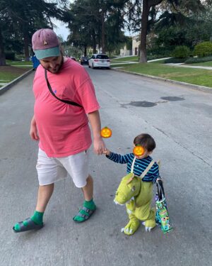 Ethan Klein Instagram - Had an amazing first trick or treating experience with Theodore! So many people were out this evening 😭🙏 so fun and nostalgic