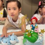 Eugene Instagram – 우리 노니니 다섯번째 생일 축하해~~🎉🎂👏
아직 애기애기 사랑스런 우리 막둥이~
건강히만 자라게 해주세요…!
엄마가 마니마니 사랑해~💕