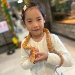 Eugene Instagram - 동물좋아하는아이 곤충도...파충류도...그냥 다 귀엽대요...😅😆😖😱🤣 My little girl loves animals… even insects…and reptiles…she says they are all so cute…!!!