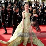 Eugenia Kuzmina Instagram – @festivaldecannes @kevincostner #horizon 💚🦋🎞️ style @vetastyledme @vetaadrion dress @lethanhhoa_official  shoes @camillagabrieli make up @fredmecenebeauty @fredmecene hair @eric.despierre @jamilaouzahir @anne.pourbaix 💚🦋