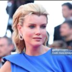 Eugenia Kuzmina Instagram – @festivaldecannes ( lol I did try to hide my phone with #thepowerpuffgirls cover that my daughter gave me 💜🎞️🙈 )  #comedians 🙈 @thecomedystore soon , thank you @blackandpaper @redcarpet.showroom @rosafaizzad @fredmecene @fredmecenebeauty @beauty._orientale @anne.pourbaix @jamilaouzahir 💜
