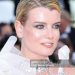 Eugenia Kuzmina Instagram – #marcellomio movie @festivaldecannes 🎞️🦋💜 make up @fredmecene @fredmecenebeauty hair @jordan___way dress @fervanspall ( your story about your husband and a dress truly touched me so homage to your talent ) jewelry @baroqco_official , best team @anne.pourbaix @jamilaouzahir 💜
