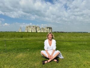 Eugenia Kuzmina Instagram - Happy Mother’s Day ☀️💗🦋 …. Meditating at #stonhenge #mothernature #moon #sun 🌙☀️🌿 #magic …. I don’t post pics of my family anymore on purpose to protect what’s sacred 💜 dress @karnitaharoni_official