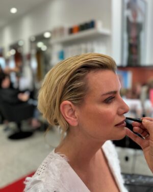 Eugenia Kuzmina Instagram - @festivaldecannes #unefoisdeplus 💜🎞️ with amazing team @fredmecene @fredmecenebeauty @eric.despierre @anne.pourbaix @jamilaouzahir @vetaadrion @vetastyledme @daphneoudaph … 0 sleep coming from London too much fun with amazing artists @royalacademyofdramaticart