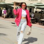 Eugenia Lemos Instagram - TU FAVORITO? 🙋‍♀️😎 Mi favorito 🩶💕🫣 te leo 🙋‍♀️ MIAMI VIBES✨ Todos estos LOOKS y muchos más los encuentras en @corona_chile 💜 #CoronaLook #eugelook
