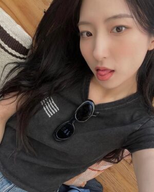 Eunseo Instagram - 열심히 달려 온 올해 무엇보다 우정들과 함께 이뤄낸 것들이 많았어서 잊지못할 2022❣️25살의 주여니를 나보다 더 사랑해줘서 고맙고 내년에 아름다울 주여니도 잘 부탁드려요 우정이들🧚🏻‍♀️
