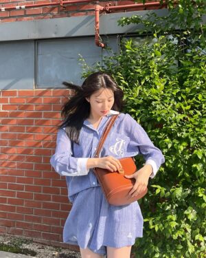 Eunseo Instagram - 봄에 태어나서인지 계절 봄을 무지 좋아하는 나🧚🏻‍♀️ 
익숙하면서도 색다르게 다가오는 요즘 일상들이 재밌다🍋