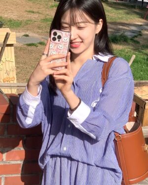 Eunseo Instagram - 봄에 태어나서인지 계절 봄을 무지 좋아하는 나🧚🏻‍♀️ 
익숙하면서도 색다르게 다가오는 요즘 일상들이 재밌다🍋