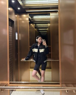 Eunseo Instagram - 주여니의 저번 주 1주일 사진일기.zip 

* 1년 간 쉬었던 운동을 요즘 열심히 다니고 있다
* 친언니2가 만들어 준 오이토스트에 입문했..오이반대파 미아내🙇🏻‍♀️ 
* 주변지인들과 좋은 날 좋은 시간들 보내기 ( Feat. 토리..🐶)
* 1교시 아침수업에 지각해서 여유롭게(?) 찰칵..📸 
* 어린이 어버이날을 행복하게 🕶️