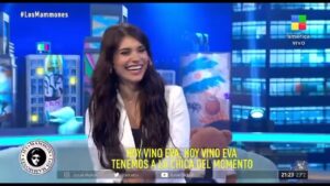Eva De Dominici Instagram - Un resumen de la entrevista que me hizo @jeymammon para #LosMammones 
Me divertí, me emocioné y canté… algo más ? 💙

@bettinafrumboli @juanmacativa @maruvenancio @shibinda