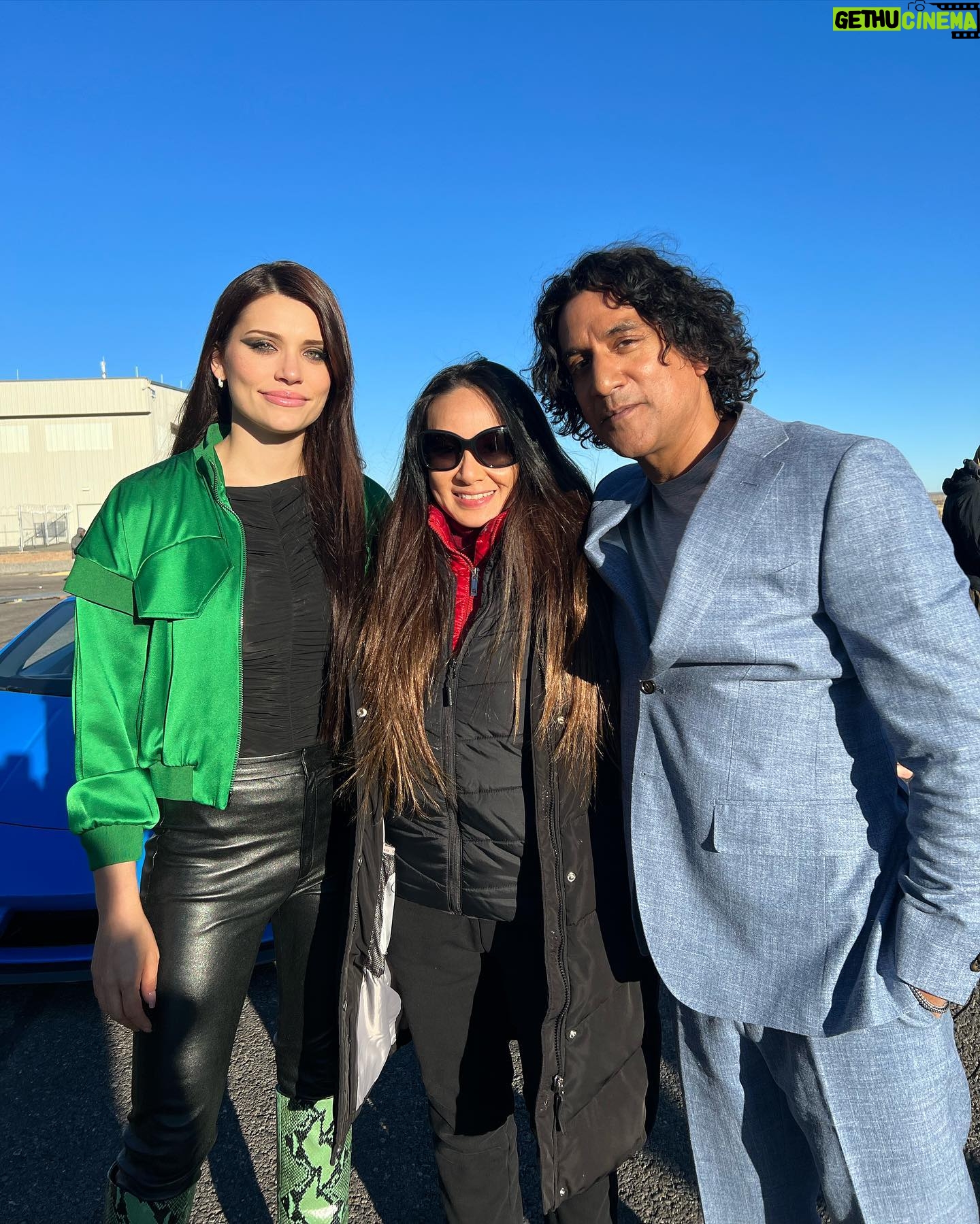 Eva De Dominici Instagram - Yesterday was my last day of shooting in Albuquerque for @cleaningladyfox Season 2! Spent such great months in New Mexico this year✨ Las Vegas see you soon to continue having fun 🎉🎬🍾 You can watch the show on @foxtv @hbomax and @hulu !