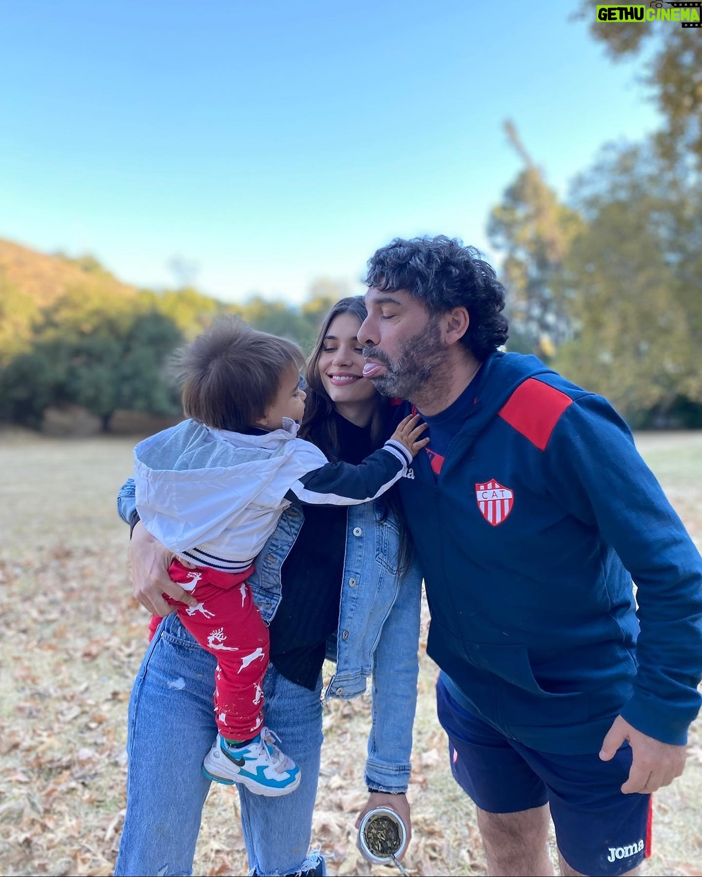 Eva De Dominici Instagram - Feliz día pa, feliz día Edu Gracias por tanto ❤️ #happyfathersday #felizdiadelpadre