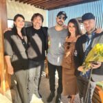 Eva De Dominici Instagram - El lunes fue especial, ya andaba con una sonrisa de oreja a oreja. Y le siguió la noche del martes en el Santa Barbara Film Festival donde Penélope recibió un premio. Más que obvio que para cualquier actor o actriz es mucha admiración ver ese recorrido. Pero además, fue muy emocionante. Desde el video que le dedicó Sophia Loren hasta sus palabras finales tan precisas en el día de la mujer. Si no lo vieron, búsquenlo... Rodeada de personas con un talento que no es normal, inteligentes, generosas e inspiradoras. 🤍