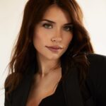 Eva De Dominici Instagram - The interview for @thecherrypicks is out now 🌹 Ya salió la entrevista para @thecherrypicks 🌹 #Repost @thecherrypicks with @make_repost ・・・ @dedominicieva talked to #CherryPicks about playing a powerful woman in @cleaningladyfox, how the number of Latino/Hispanic actors on screen should reflect the population of movie-goers, and why an accent should never be a barrier for booking a role. 🌹 Link in bio!