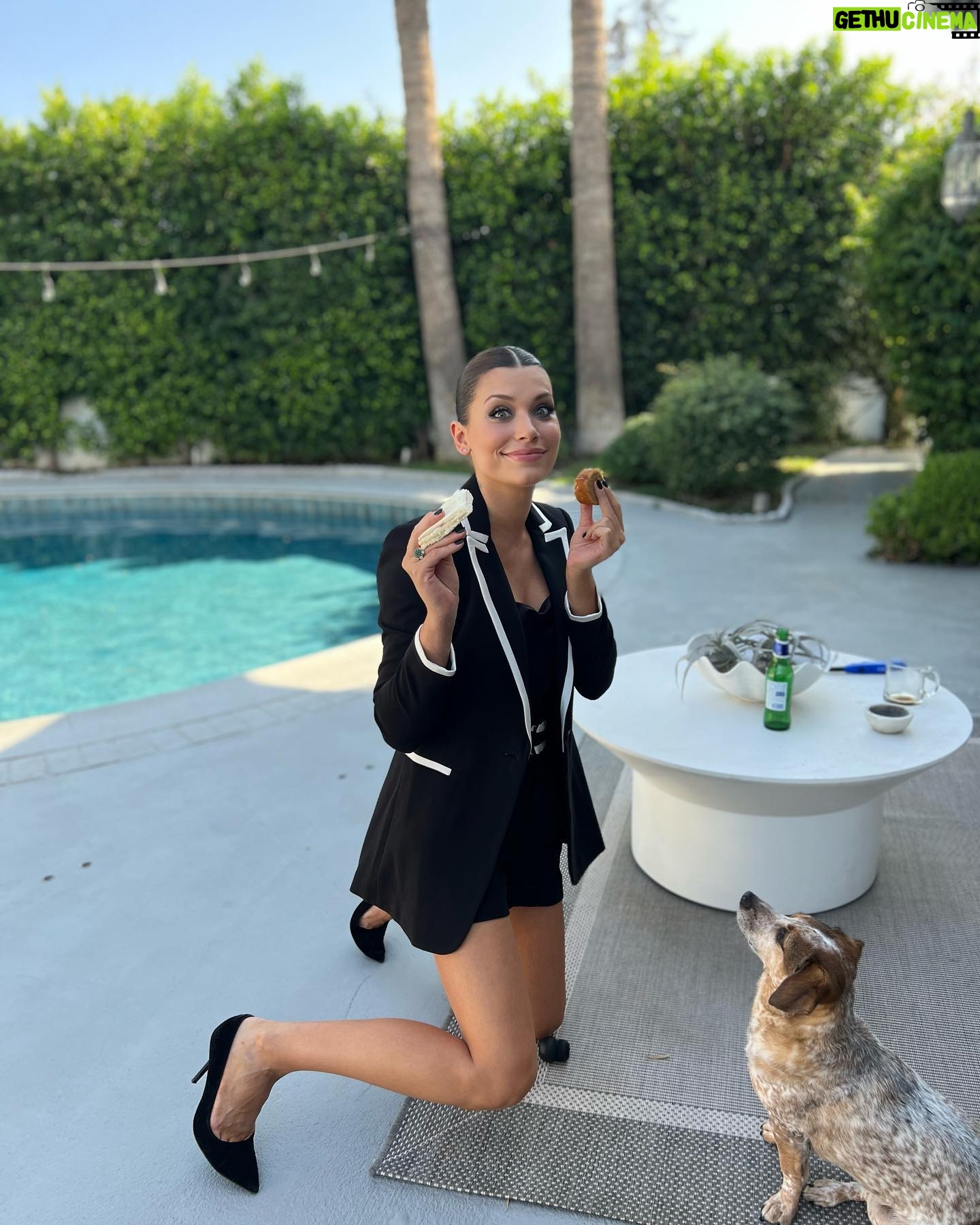 Eva De Dominici Instagram - Press day in L.A. for @cleaningladyfox premiere Monday 19th on @foxtv ! Thank you @katesynnottmakeup and @kattthompson for my beautiful make up and hair ✨ Día de prensa en L.A. para el estreno de @cleaningladyfox el lunes que viene por @foxtv ! Gracias @katesynnottmakeup y @kattthompson por mi maquillaje y peinado hermosos! ✨