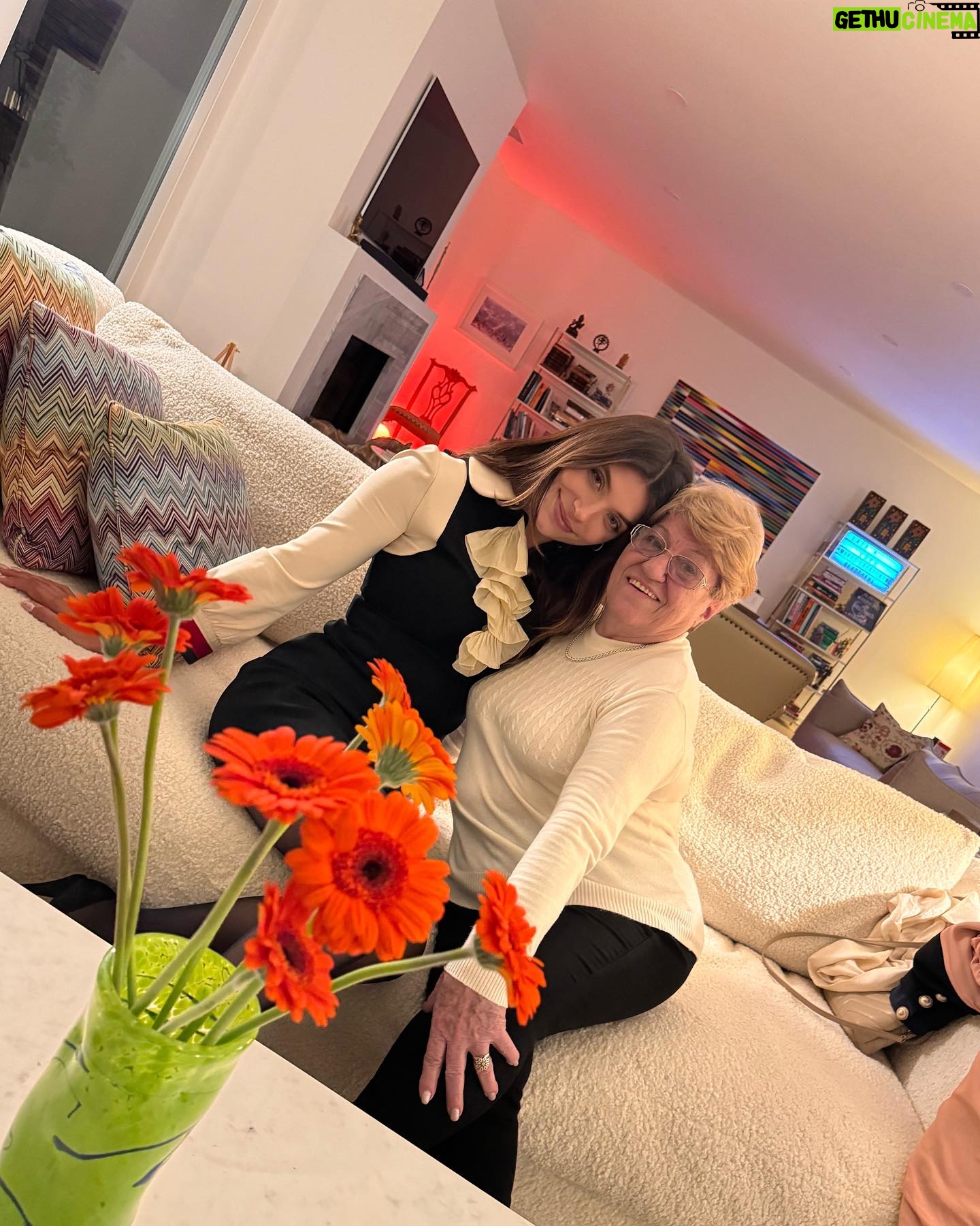 Eva De Dominici Instagram - ABUELA TE AMAMOS ❤️