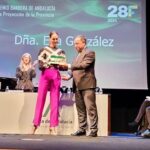 Eva González Instagram - Hoy ha sido un día muy especial y emotivo. He recibido la “Bandera de Andalucía” a la proyección de mi tierra y no puedo estar más feliz y agradecida. Sevilla siempre en mi corazón y mi mente, como una fiel amiga, como una madre protectora, y así seguirá siendo vaya donde vaya… Enhorabuena a todos los premiados, gracias por seguir construyendo un ilusionante futuro y un bonito presente. Mi querida familia, sin vosotros esto no sería posible. No os puedo querer más. Mi hermana y mi madre… y mi papá, que se que hoy también estaba allí. Mi niño, ojalá sepa transmitirte lo que significa ser andaluz, vamos por buen camino… Gracias a la @andaluciajunta y a su delegado @ricardos.2019 #banderaandalucia2024 Gracias mi querido @antoniogarciaestudio y mi @nadador. Siempre juntos. 💚🤍💚