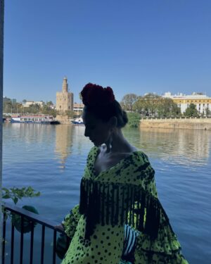 Eva González Instagram - Y con este maravilloso traje de mi querida amiga @pilarveramodaflamenca pongo punto y final a la feria este año. 
Gracias @claroscurohair 😉
#feriasevilla2024