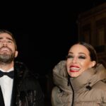 Eva González Instagram - Dicen que no hay quinto malo, y este es mi quinto año consecutivo en @antena3com para despedir el año juntos. Es un placer para mí estar tan bien acompañada, no solo es un magnífico compañero, también es mi amigo @robertolealg. Cuantas risas juntos!!! Haremos un repaso a este 2023 que se va, y daremos la bienvenida al 2024 con la ilusión que se merece de la mano de mis compañeros @cristipedroche y @albertochicote Os deseo a todos una buena entrada de año, que os traiga mucha salud, cositas buenas y muchas risas. #adios2023 Gracias @zegarciaoficial y @joyassardinero por este impresionante look orquestado por mi @inma_fdstylist @nikolrobles Muah de mis super @chemajuncos y @nadador Querida @monica_romerot vamos a por otro año juntas. Te quiero con el alma♥️