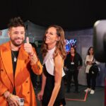 Eva González Instagram - Hoy en @lavozantena3 pasan cosas muuuuy bonitas y estamos a punto de arrancar en @antena3com . Te lo vas a perder? P.d: me muero de risa con la cara de agobio de mi @luisfonsi en la foto del abrazo… jajajaja… El vestido que llevo es de mi querido @nicolas__montenegro y los zapatos de @lodishoes estilismo de @inma_fdstylist @nikolrobles Muah @nadador @soniamarina8 @chemajuncos Fotos de @robertosastrephoto @grupoboomerang