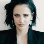 Eva Green Instagram – La tournée de promotion de @lestroismousquetaireslesfilms est terminée. Je retourne hiberner 🦔 Ne manquez pas #LesTroisMousquetairesLesFilms au cinéma le 5 avril !