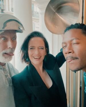 Eva Green Instagram - La tournée de promotion de @lestroismousquetaireslesfilms est terminée. Je retourne hiberner 🦔 Ne manquez pas #LesTroisMousquetairesLesFilms au cinéma le 5 avril !