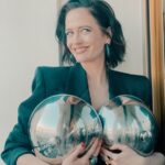 Eva Green Instagram – La tournée de promotion de @lestroismousquetaireslesfilms est terminée. Je retourne hiberner 🦔 Ne manquez pas #LesTroisMousquetairesLesFilms au cinéma le 5 avril !