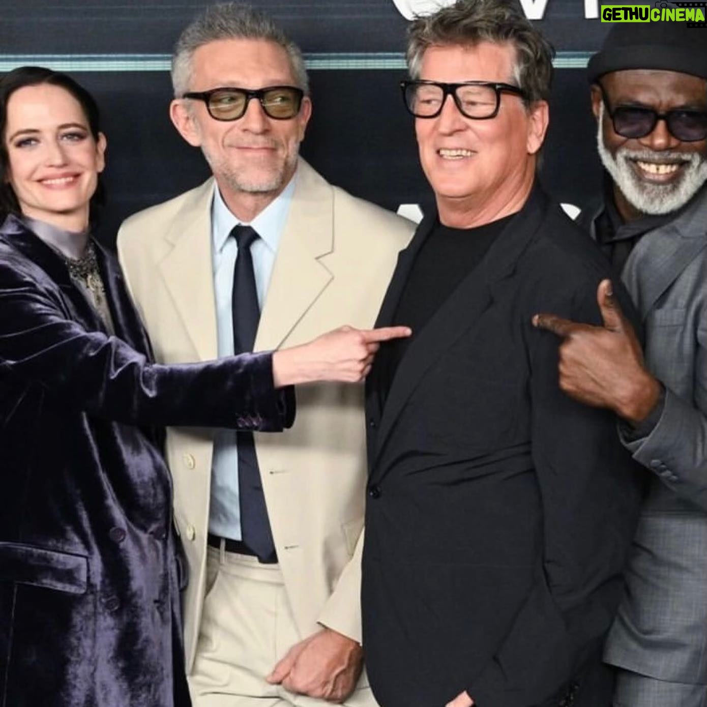 Eva Green Instagram - World premiere of LIAISON in Paris with our marvelous cast and crew Worldwide streaming starts on February 24 on @appletvplus @vincentcassel @stephenjameshopkins @laetitiaeido @therealdanielfrancis @eriqebouaney @bukkybakray9 @irene_jacob_ @gerardlanvinofficiel @yantual @thierry.fremont @stanislasmerhar