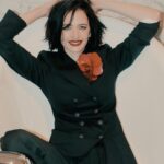 Eva Green Instagram – Couldn’t pick which Eva to be yesterday 🫠

Stylist: @mistersamuelf
Hair: @alainpichonhair
Photos and Make-Up: @harold_james
Suit: @philosophyofficial