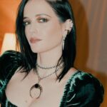 Eva Green Instagram - La soirée d’hier était magique. Merci à tous ceux qui sont venus la célébrer avec nous. Et un grand merci à toute l’incroyable équipe de @lestroismousquetaireslesfilms je n’oublierai jamais les moments qu’on a partagés 💫 #Milady @pathefilms