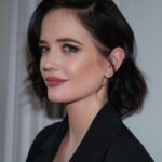 Eva Green Instagram – Yesterday with Sir Winston @lestroismousquetaireslesfilms 

Stylist: @mistersamuelf
Hair: @alainpichonhair
Make-Up: @harold_james