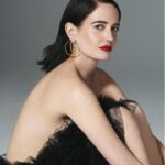 Eva Green Instagram - Je vous livre un peu des secrets de Milady dans cette interview pour @infrarougemagazine 🤫  Photographe : @driuandtiago Stylisme : @mirandaalmond Coiffure : @alainpichonhair Maquillage : @lisaeldridgemakeup Manucure : Keziah Waudby @lestroismousquetaireslesfilms #Milady #LesTroisMousquetairesMilady @pathefilms