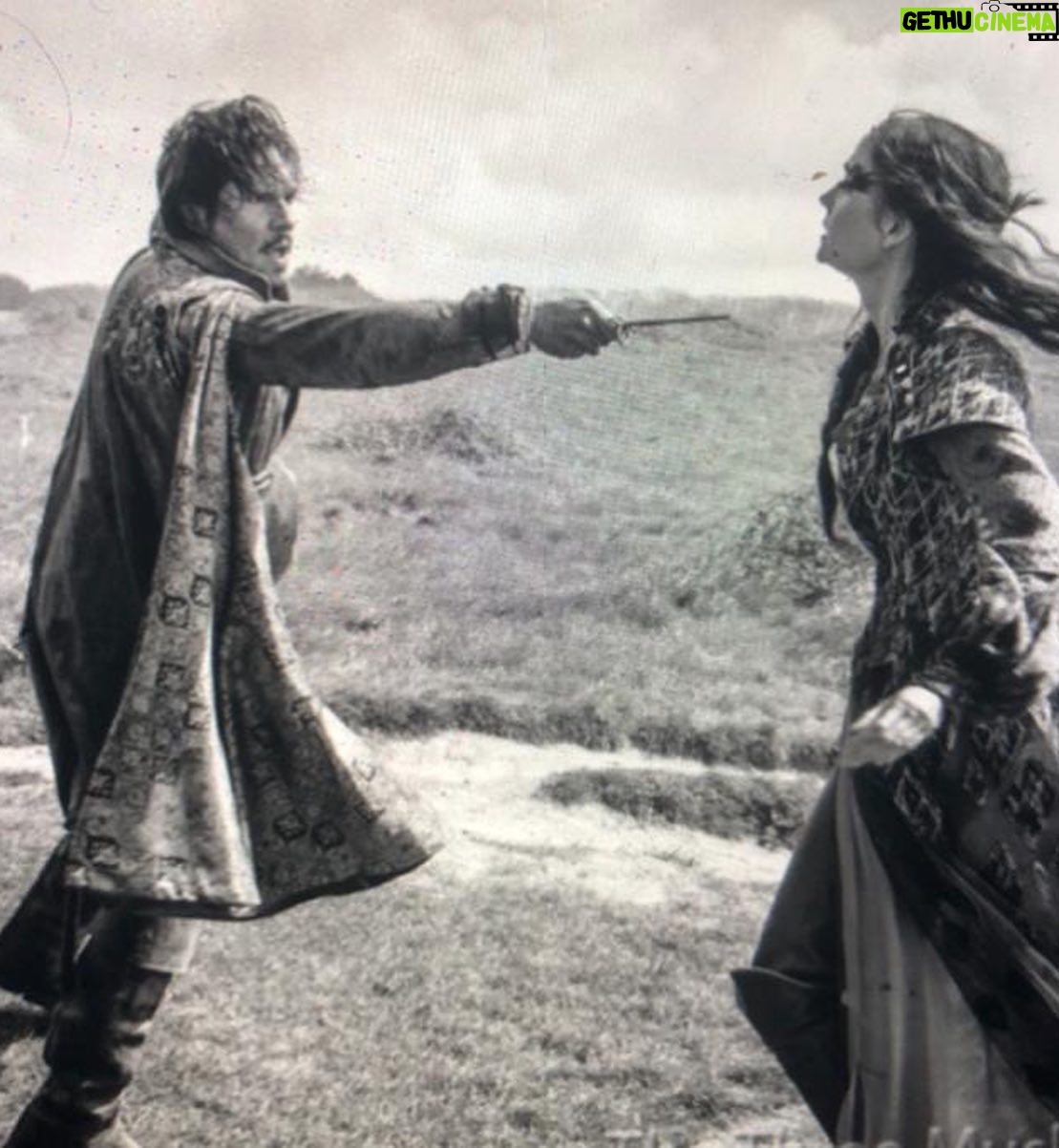 Eva Green Instagram - Rendez-vous dès aujourd’hui au cinéma pour découvrir le premier volet de #LesTroisMousquetairesLesFilms #DArtagnan . Ce fut une expérience géniale et mémorable. Merci à toutes les équipes, et évidemment à vous tous qui vous apprêtez à vivre l’aventure avec nous ⚔️💋❤️🔥⚜️