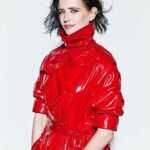 Eva Green Instagram - Nora fait sa première couverture de magazine et c’est évidemment pour Madame Figaro (par @tommunrostudio ) 😍💥 Interview par : @mariletertre Réalisation : @barbarabaumel Coiffure : @perrinerougemonthair Maquillage : @harold_james Manucure : Adrienne @lestroismousquetaireslesfilms #Milady #LesTroisMousquetairesMilady @pathefilms