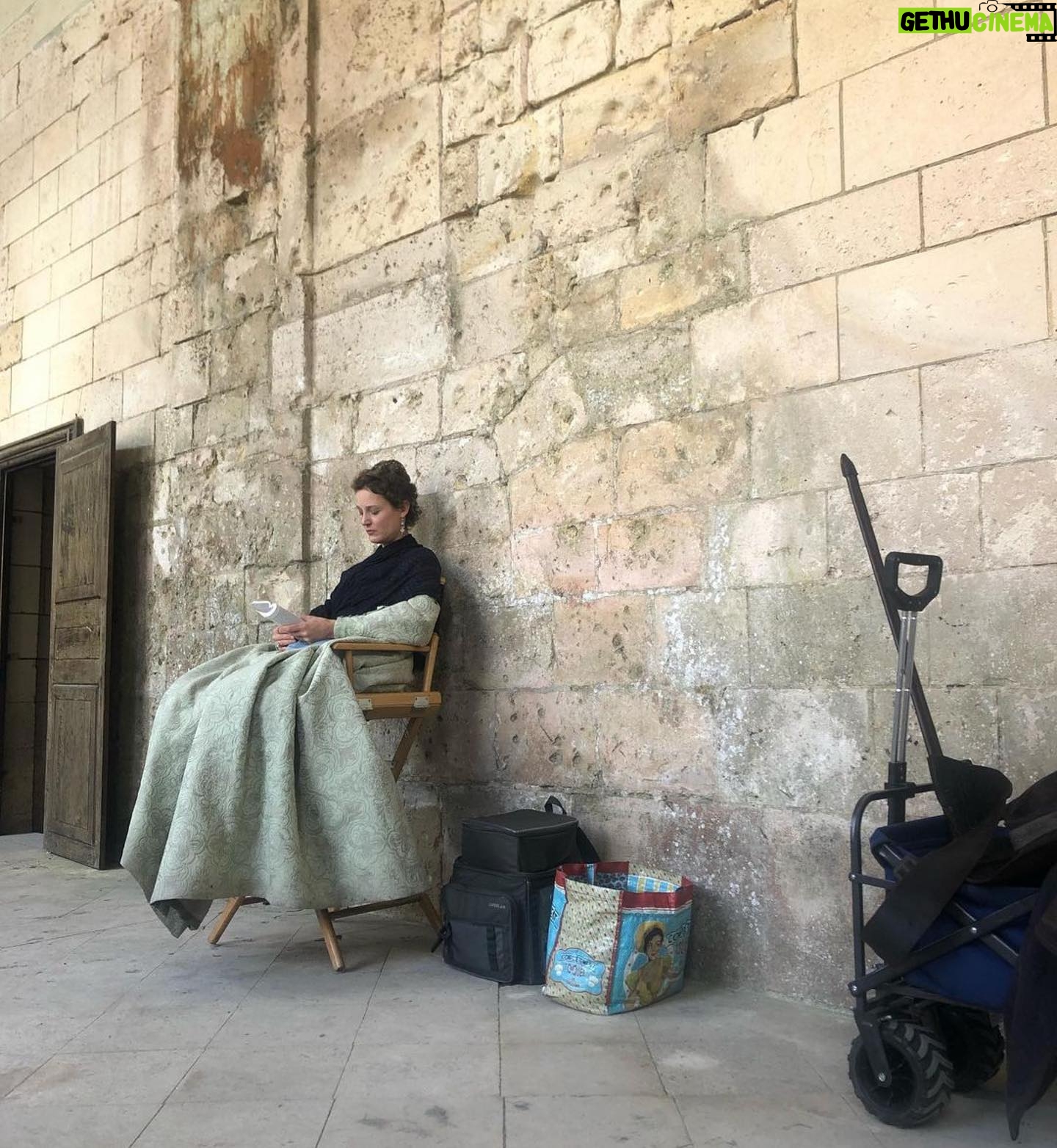 Eva Green Instagram - Rendez-vous dès aujourd’hui au cinéma pour découvrir le premier volet de #LesTroisMousquetairesLesFilms #DArtagnan . Ce fut une expérience géniale et mémorable. Merci à toutes les équipes, et évidemment à vous tous qui vous apprêtez à vivre l’aventure avec nous ⚔️💋❤️🔥⚜️