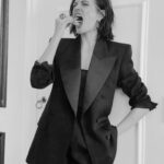 Eva Green Instagram - D'autres photos... Merci à tous ceux qui ont vécu ces moments avec nous. Il n'y a pas plus bel écrin pour découvrir #LesTroisMousquetairesLesFilms @lestroismousquetaireslesfilms qu'une salle de cinéma. Allez-y dès le 5 avril.