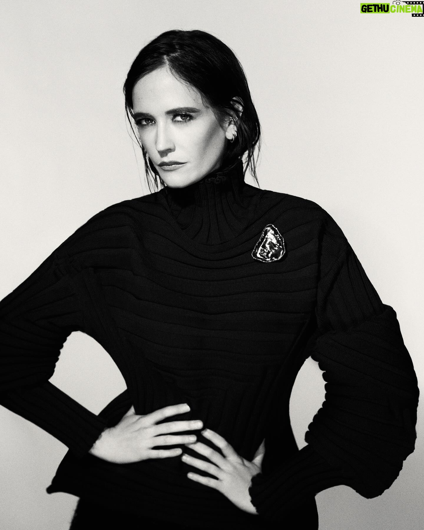 Eva Green Instagram - Thank you @lofficielliechtenstein and @gracemaier for letting me and Mister Winston play dress up with @rachell_photo . I think Winston’s ready for a full-time modelling career 🤩 Stylist : @annalenasophie_g Hair : @perrinerougemonthair Makeup : @harold_james