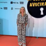 Eva Isanta Instagram - Presentar @la_queseavecina en abierto es una gozada y más en el @festval_oficial Gracias por la acogida ❤️ @contubernio _producciones @alber_caballero @lauracaballero_ @petramartinez1944 @mirenib @luis_merlooficial @mamengarciaoficial @alexdelacroix @felixgomezactor #carlosareces Look @tintaybariloche @dimeqmquieres @gioseppo_shoes_ @galleryroomc Gracias siempre @borial_management @borjavera @algardi