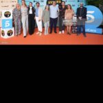 Eva Isanta Instagram – Presentar @la_queseavecina en abierto es una gozada y más en el @festval_oficial 
Gracias por la acogida ❤️
@contubernio _producciones 
@alber_caballero @lauracaballero_ 
@petramartinez1944 @mirenib @luis_merlooficial @mamengarciaoficial @alexdelacroix @felixgomezactor  #carlosareces

Look @tintaybariloche 
 @dimeqmquieres 
@gioseppo_shoes_ 
@galleryroomc 
Gracias siempre @borial_management @borjavera @algardi