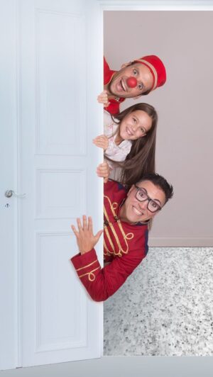 Eva Isanta Instagram - POR FIN  lo puedo contar : ¡este año seré la Maestra de Ceremonias de la Gala @saniclown !
Noviembre: días 3 y 4 a las 19:00h
En el @circoprice 

No se me ocurre un lugar mejor para celebrar y dar su lugar a los #payasosdehospital , gente mágica que dedica parte de su vida a llevar ilusión y risas a las familias y niños que viven con un pie en la enfermedad y la tristeza.
Pero la MAGIA existe .
¡Vente a comprobarlo!
Vente a compartir nuestros #superpoderes en nuestra gala #superpoderisas 

Entradas a la venta en https://tienda.madrid-destino.com/es/teatro-circo-price/superpoderisas/?fbclid=PAAaaajOVcD8QaIbN_WXFZnhBOcHdA36FimzxJW_-JD6cX26b6ro-V5snIbHE_aem_AXX7W9WnWngEYnprYmsrPzSm7n9WrZlP9QO9XvrJn4etCBgR8g0HhWzI7gpaXiLdLX0

#gala #benefica #payasosdehospital🔴 #teatro #circoprice #madrid